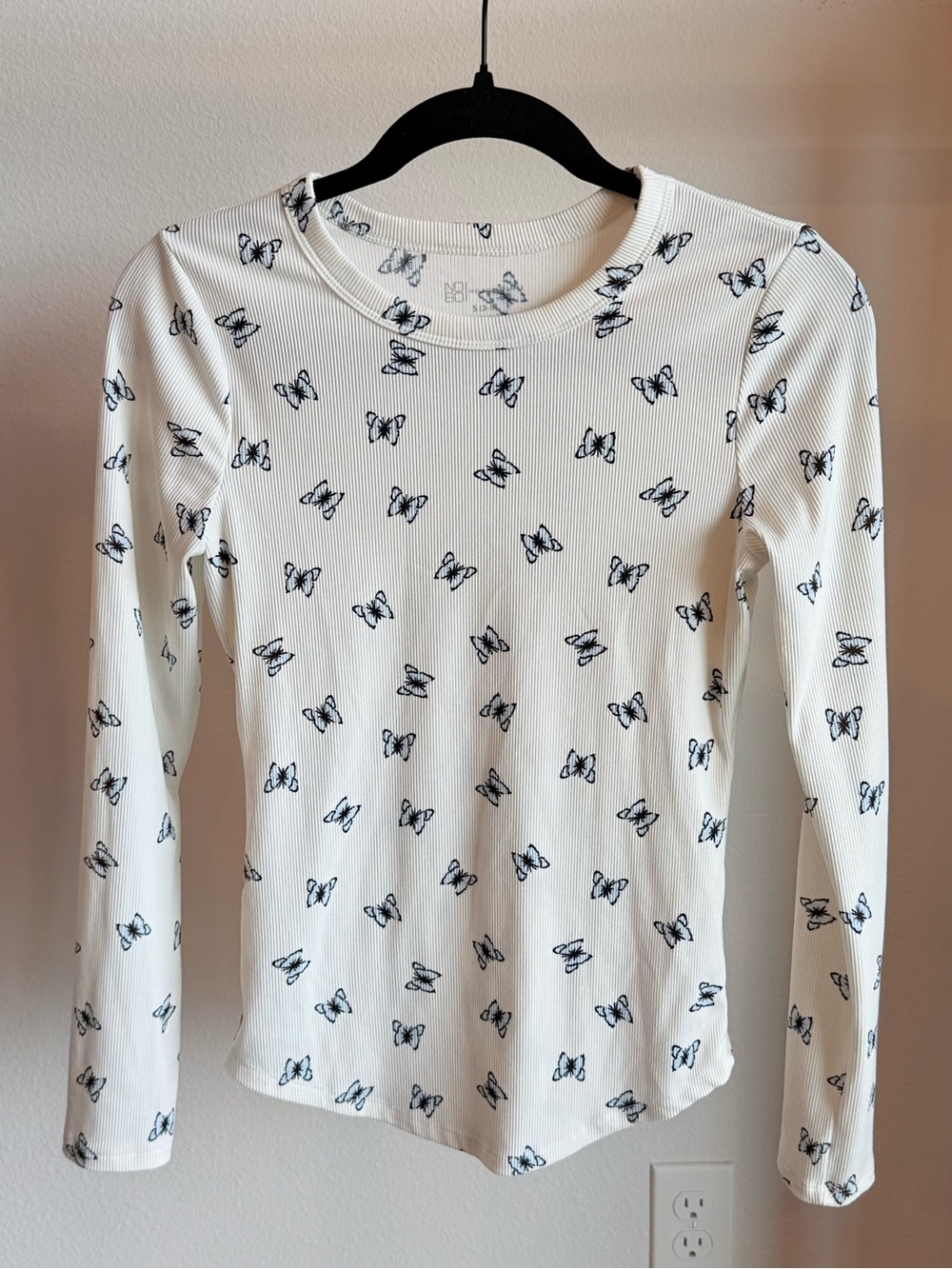 NOBO White Ribbed Long-Sleeve Top with Black Butterfly Print